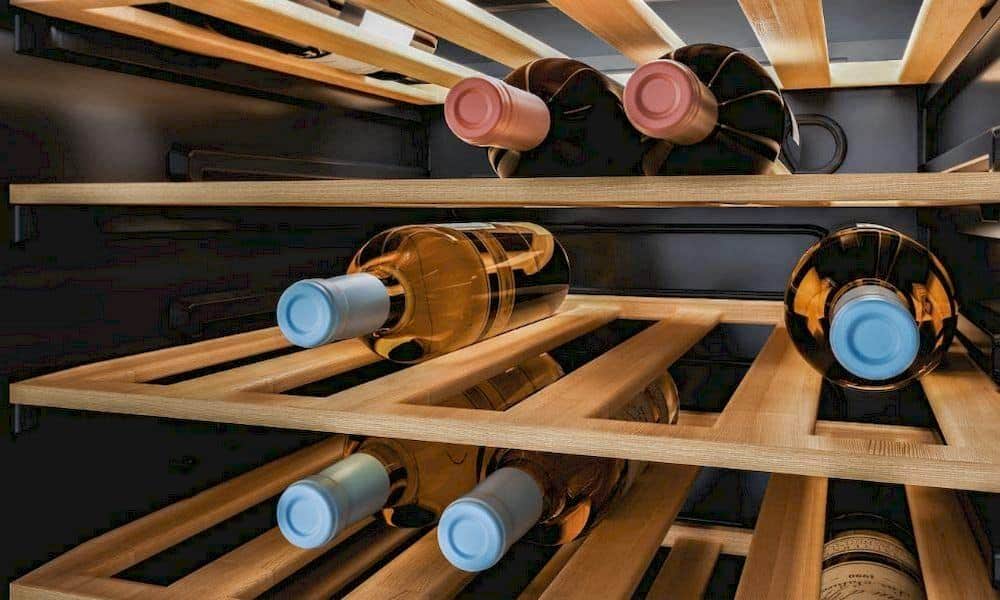 Une cave à vin encastrable de 30 cm